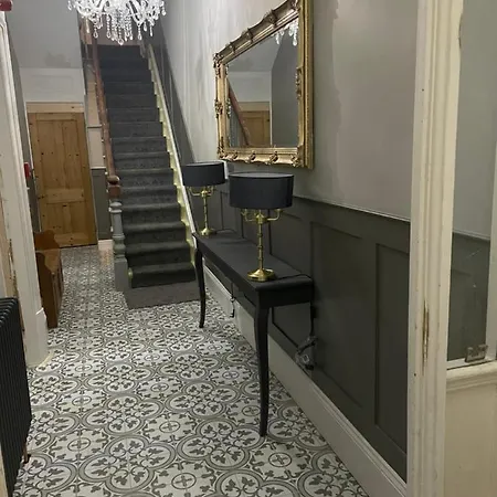 Westbourne Villas Suite 5 * Scarborough